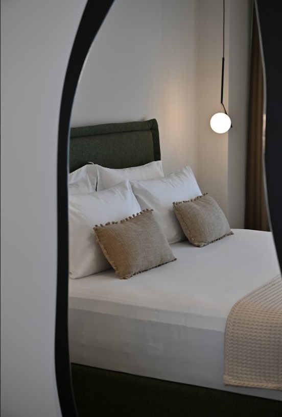 Deluxe Room 2